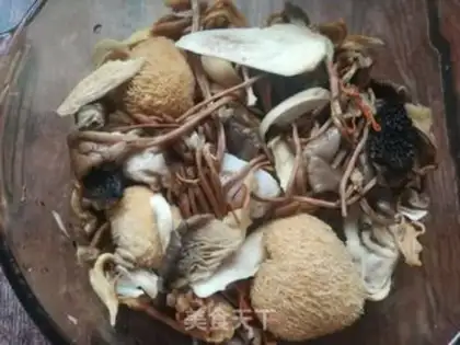 Make Ten fungus ribs soup step 2