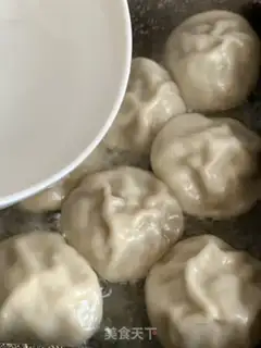 Make Egg hugs and soup cages step 1