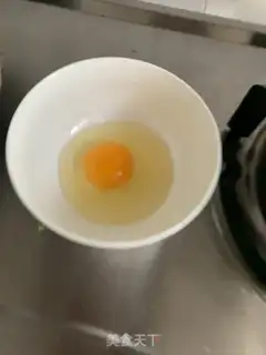 Make Egg hugs and soup cages step 4