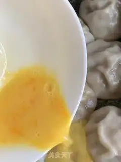 Make Egg hugs and soup cages step 5