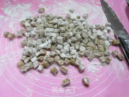 Make Five fragrances of chess beans step 10