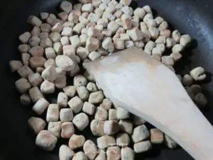 Make Five fragrances of chess beans step 12