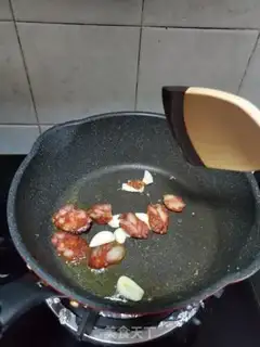 Make Chests and sausages step 2