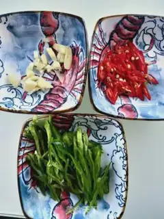 Make Hot green bean sprouts step 2