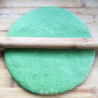 Make Spinach pan helmet step 6
