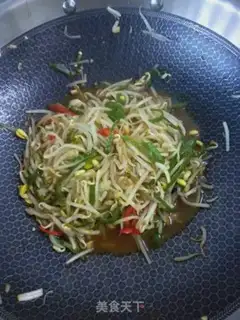 Make Hot green bean sprouts step 5