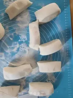 Make Hand grab cake step 4