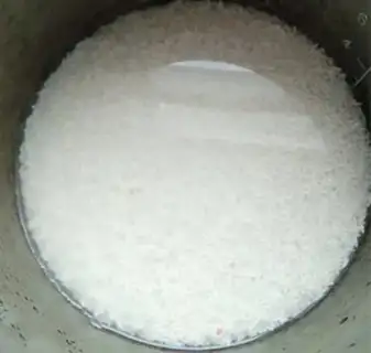 Make Strawberry rice step 1