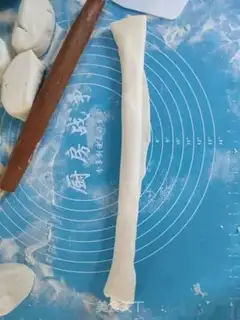 Make Hand grab cake step 6