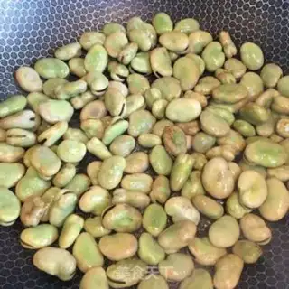 Make Plum-crunch meat and beans step 1