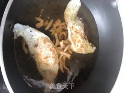 Make Quick egg and soup step 1
