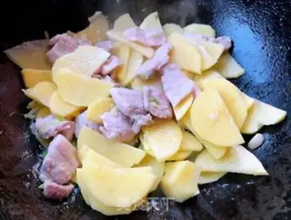 Make Five sauerkraut with potatoes step 6