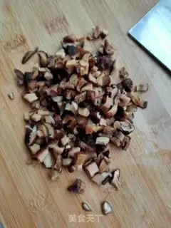 Make Dry mushroom sauce noodles step 3
