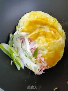 Make Shrimp onions fried eggs step 4
