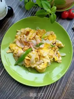 Make Shrimp onions fried eggs step 8
