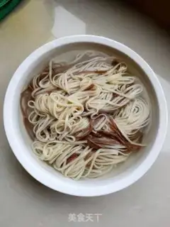 Make Dry mushroom sauce noodles step 16