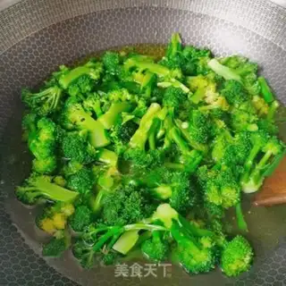 Make Steamed fish juice broccoli step 2