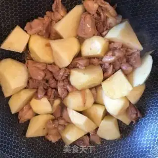 Make Curry potatoes for chicken step 4