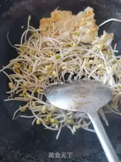 Make Shao County snacks for the pastries step 2