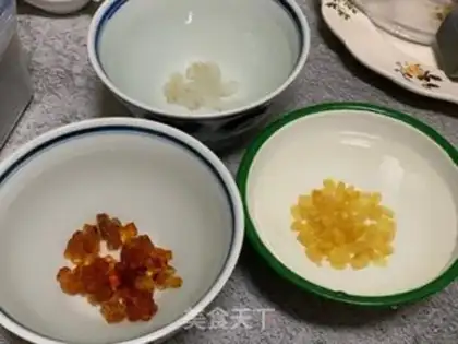 Make Peach soap horns, twig step 0