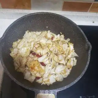 Make Spicy cabbage step 1
