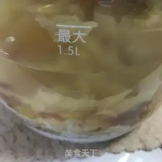 Make Peach glue, silver and rice porridge step 1