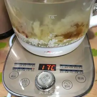 Make Peach glue, silver and rice porridge step 2