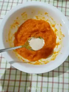 Make Yellow rose bun step 1
