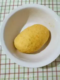 Make Yellow rose bun step 4