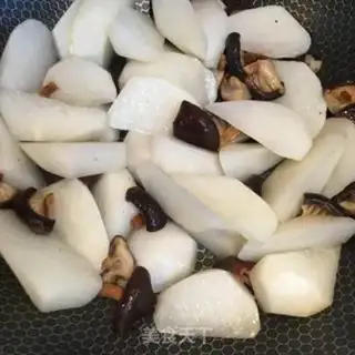 Make Mushroom burn radish step 2