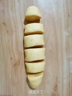 Make Yellow rose bun step 5