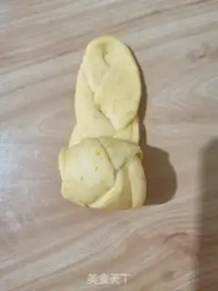 Make Yellow rose bun step 8