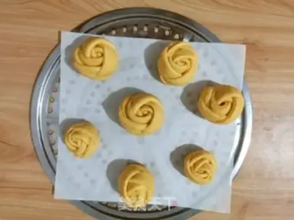 Make Yellow rose bun step 9