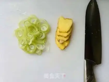 Make Dry sauerkraut radish soup step 2
