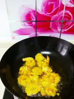 Make Fried shrimp step 1