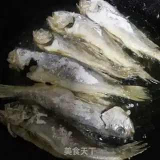 Make Snack, yellow fish step 2
