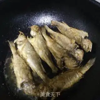 Make Snack, yellow fish step 4