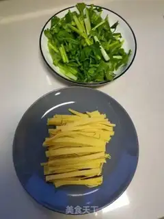 Make Celery with soybeans step 1