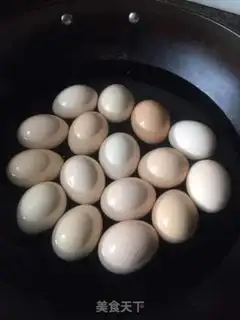 Make Five spicy tea eggs step 0