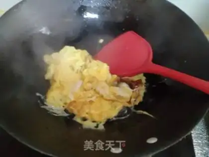 Make Tomato fried eggs step 2