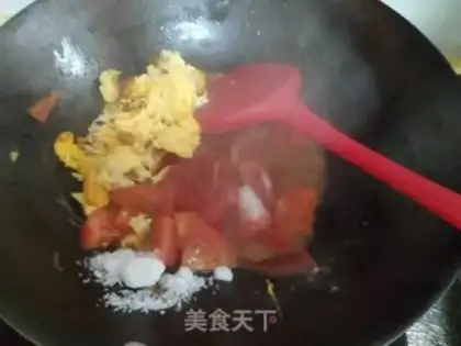 Make Tomato fried eggs step 4