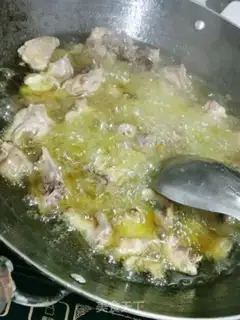 Make Spicy chicken step 1