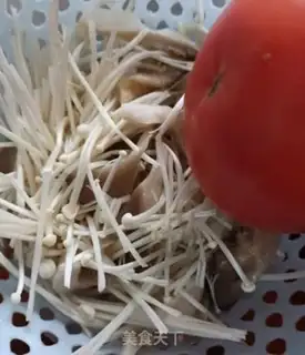 Make Tomato mushroom egg soup step 0