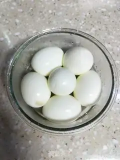 Make Five flowers for eggs step 2