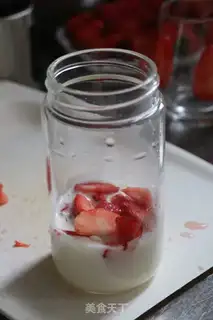 Make Strawberry yogurt step 4