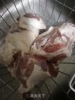 Make Savannah hands the meat step 0