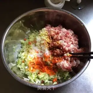 Make Pork dumplings step 1