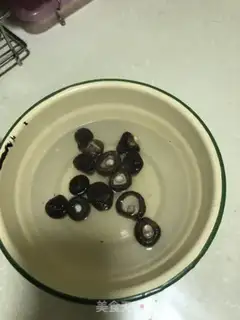 Make Black-faced mushroom potion chicken step 1