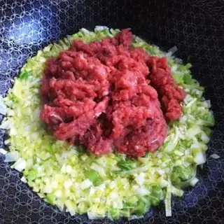 Make Routine carrot beef buns step 5