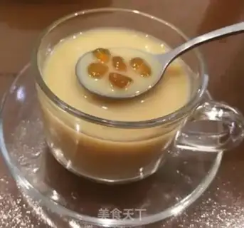 Make Homemade pearl milk tea step 10
